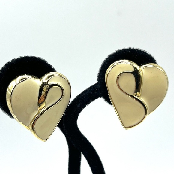Heart Earrings Gold Tone and Cream Enamel Heart Earrings ❤️ Clip on - Picture 1 of 13